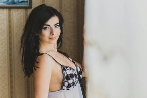 Josy in sinnlichem Outfit bereit für Telefonsex
